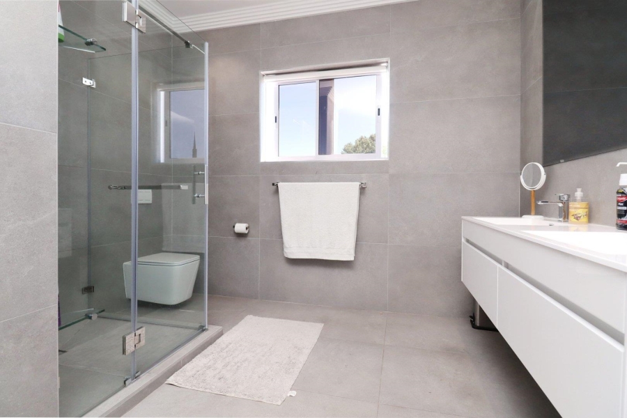2 Bedroom Property for Sale in Oakdale Western Cape